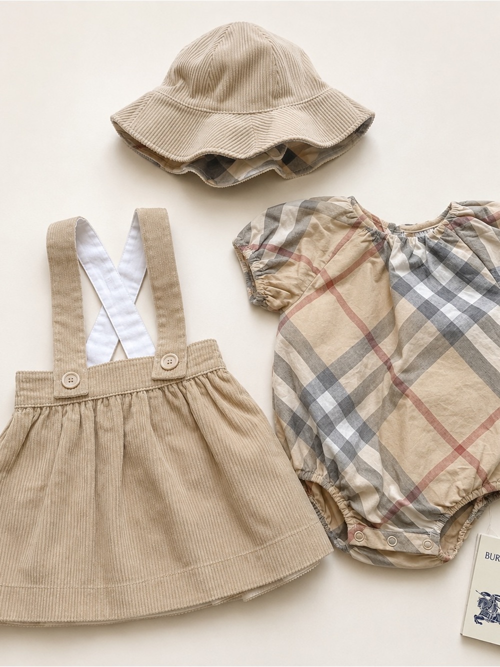 Authentic Burberry babygirl set 3-4month
